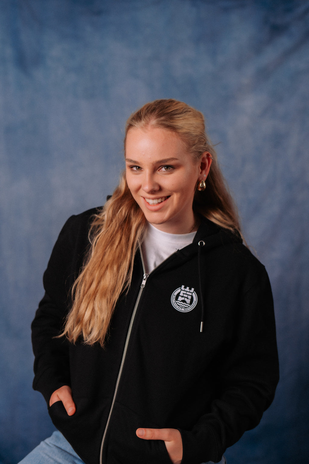 ESSENTIALS Zip-Jacke